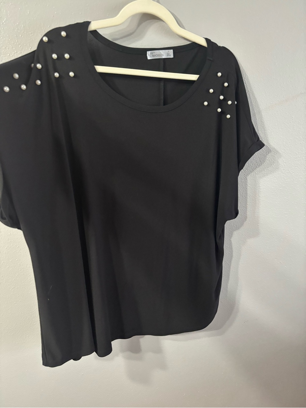 89th & Madison Black Short-Sleeve Top with Pearl Shoulder Detail 29-30” Ptp